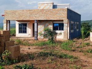 Daylight exterior view of 2 bedroom house in Kwamosu near Koforidua